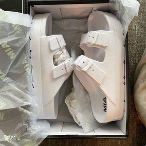 MIA Kiana Platform Sandals - white